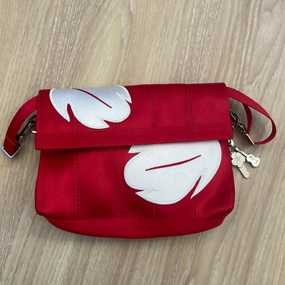 EUC Harvey’s Lilo crossbody purse